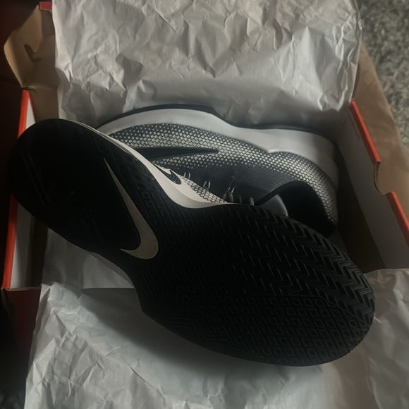 Brand New Nike Air Max Infuriate Low Cool Grey/ Black-White Size 13 - Picture 2 of 4